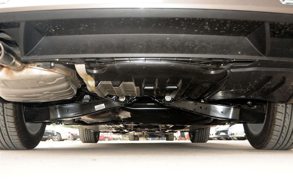 2015款 1.8TSI 领先型 引擎底盘