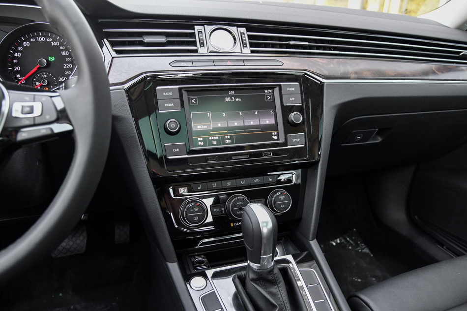 2018款 改款 380TSI DSG 豪华型 内饰