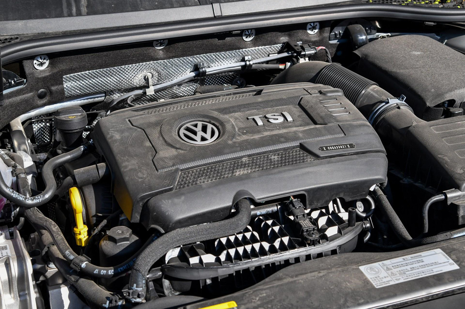 2018款 改款 380TSI DSG 豪华型 引擎底盘