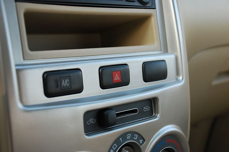 森雅M80 1.5L豪华版内饰