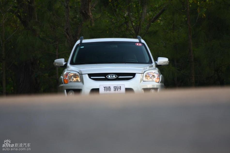 09款狮跑试驾实拍图外观