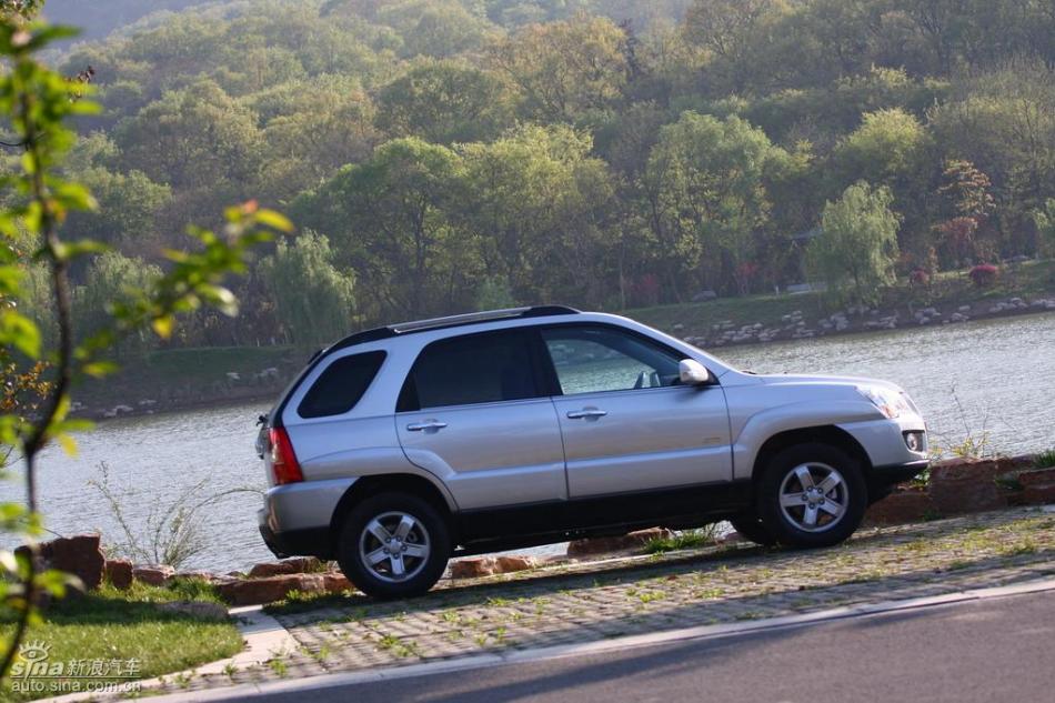 09款狮跑试驾实拍图外观