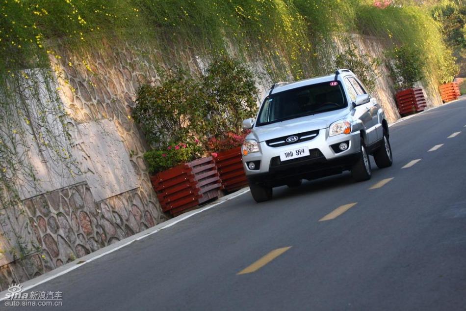 09款狮跑试驾实拍图外观