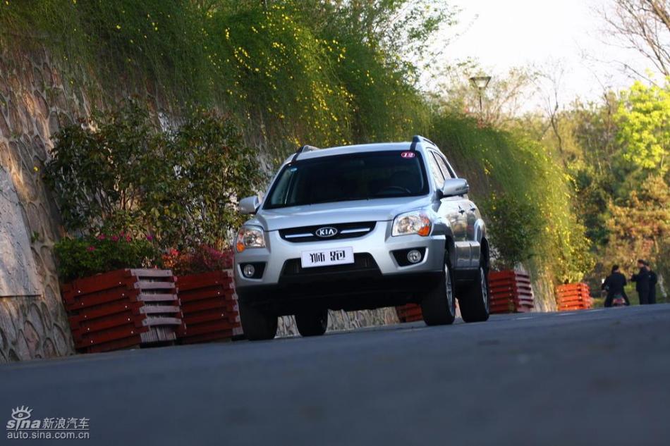 09款狮跑试驾实拍图外观