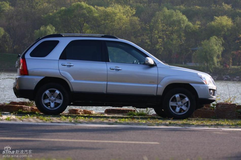 09款狮跑试驾实拍图外观