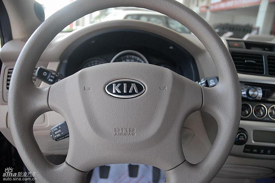 狮跑2.0L GLS2驱自动型内饰