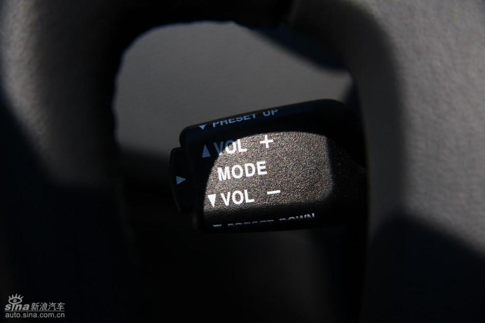 09款狮跑试驾实拍图内饰