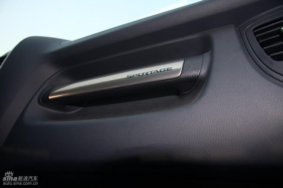 09款狮跑试驾实拍图内饰