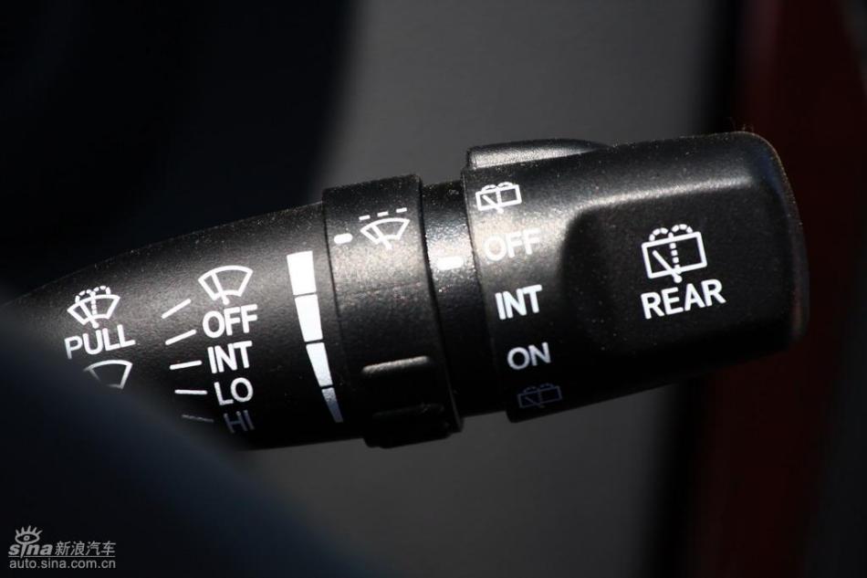 09款狮跑试驾实拍图内饰