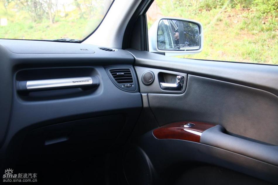 09款狮跑试驾实拍图内饰