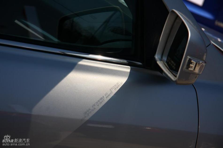 09款狮跑试驾实拍图内饰