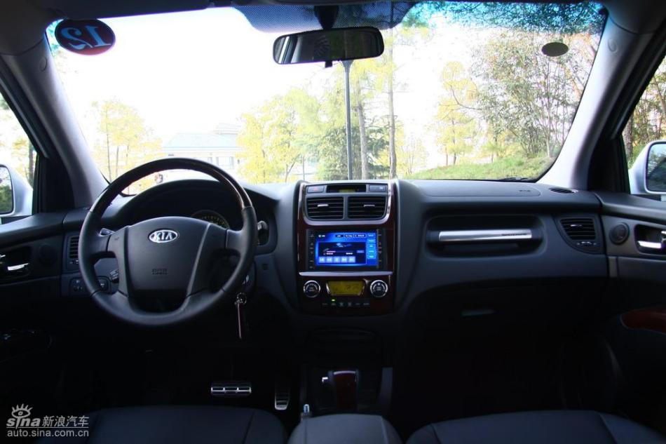 09款狮跑试驾实拍图内饰