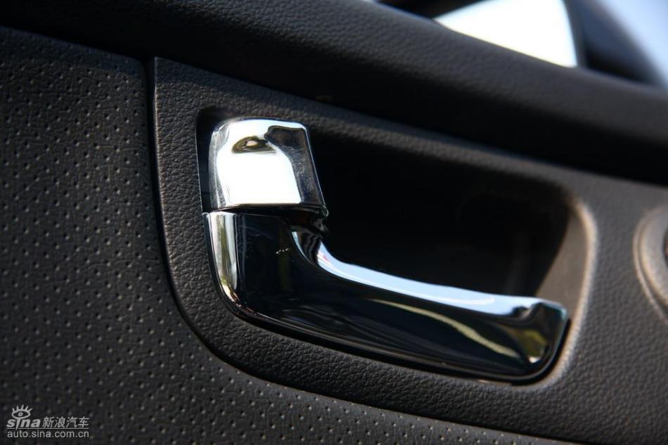 09款狮跑试驾实拍图内饰