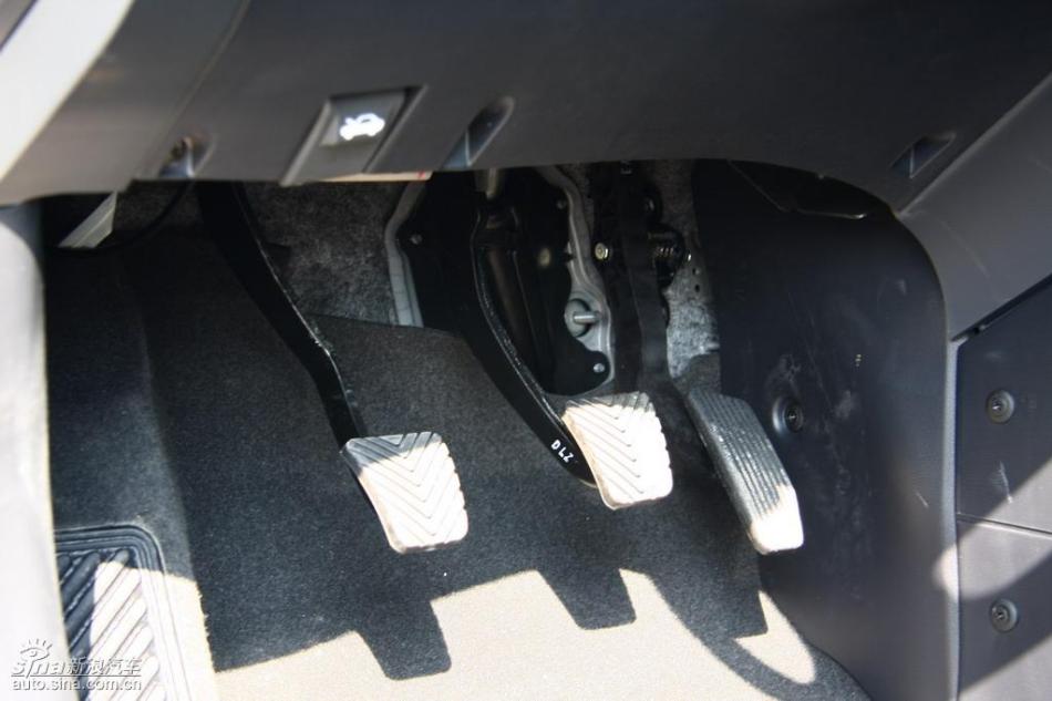 09款狮跑试驾实拍图内饰
