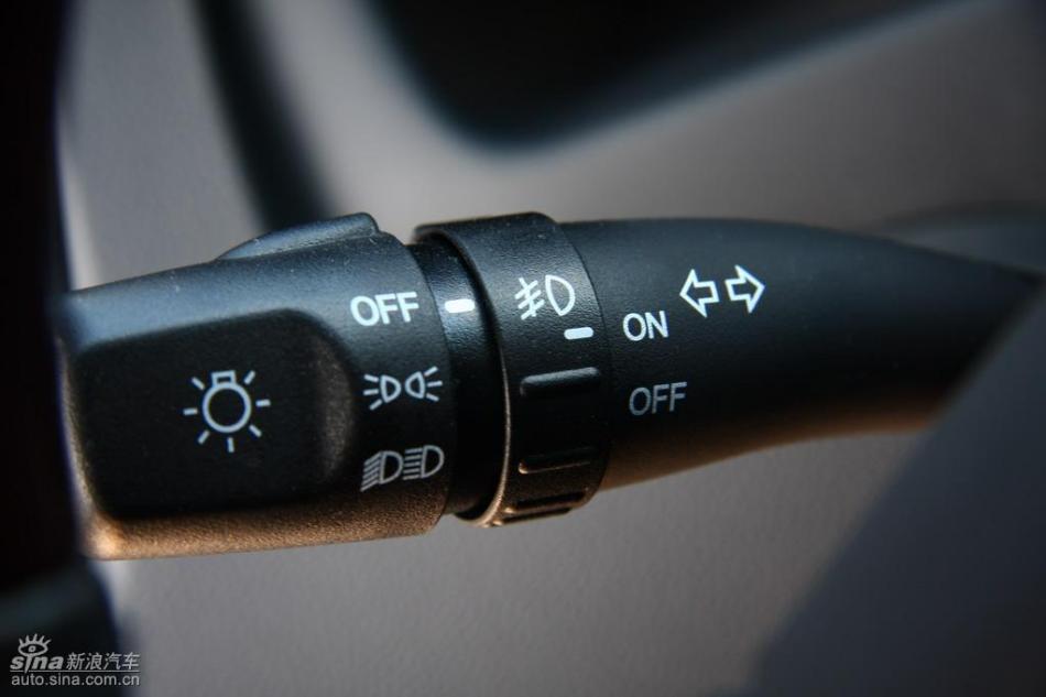 09款狮跑试驾实拍图内饰