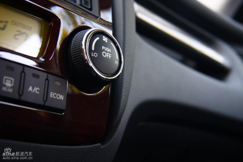 09款狮跑试驾实拍图内饰