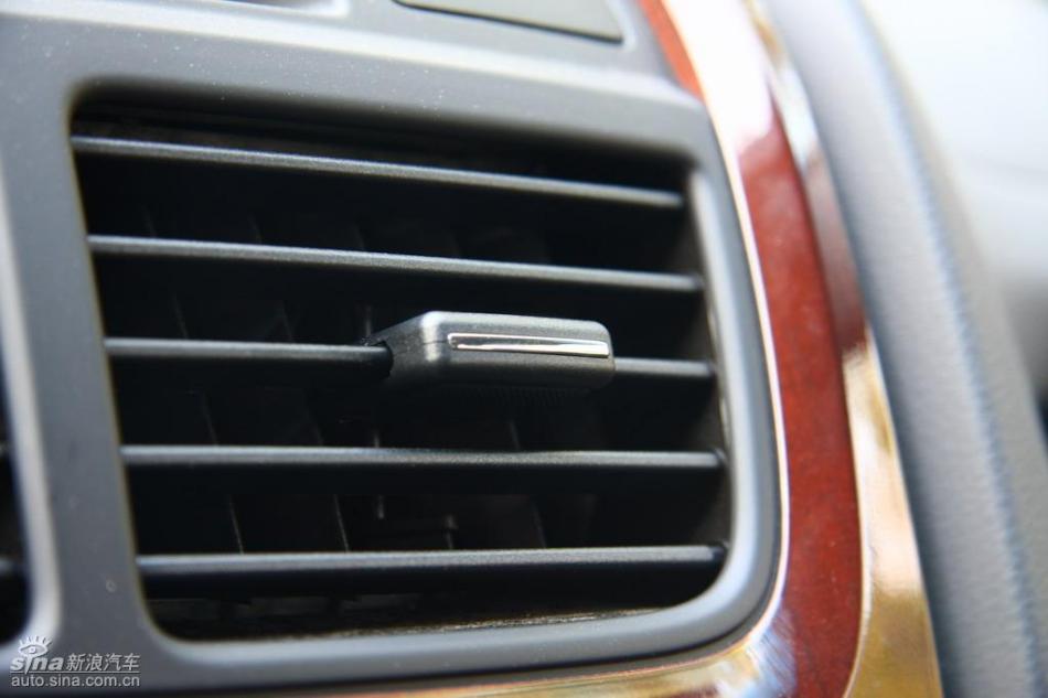 09款狮跑试驾实拍图内饰