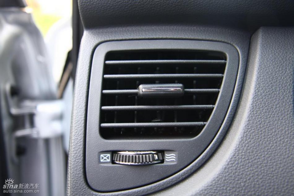 09款狮跑试驾实拍图内饰