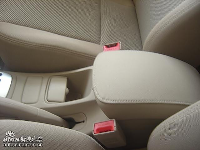 东风悦达起亚狮跑到店实拍图