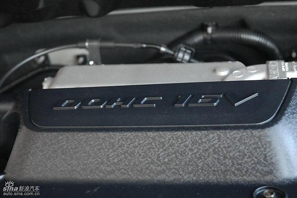 狮跑2.0L GLS2驱自动型内饰