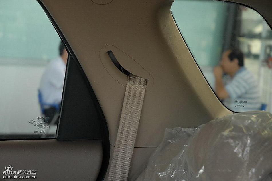 狮跑2.0L GLS2驱自动型内饰