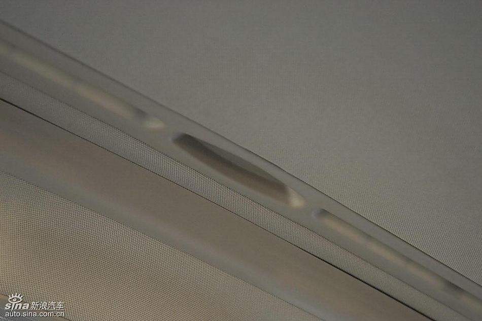 狮跑2.0L GLS2驱自动型内饰