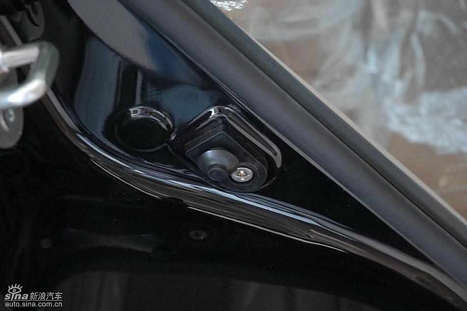 狮跑2.0L GLS2驱自动型内饰