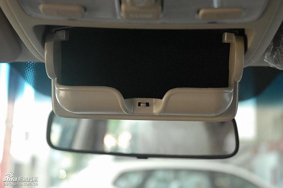 狮跑2.0L GLS2驱自动型内饰