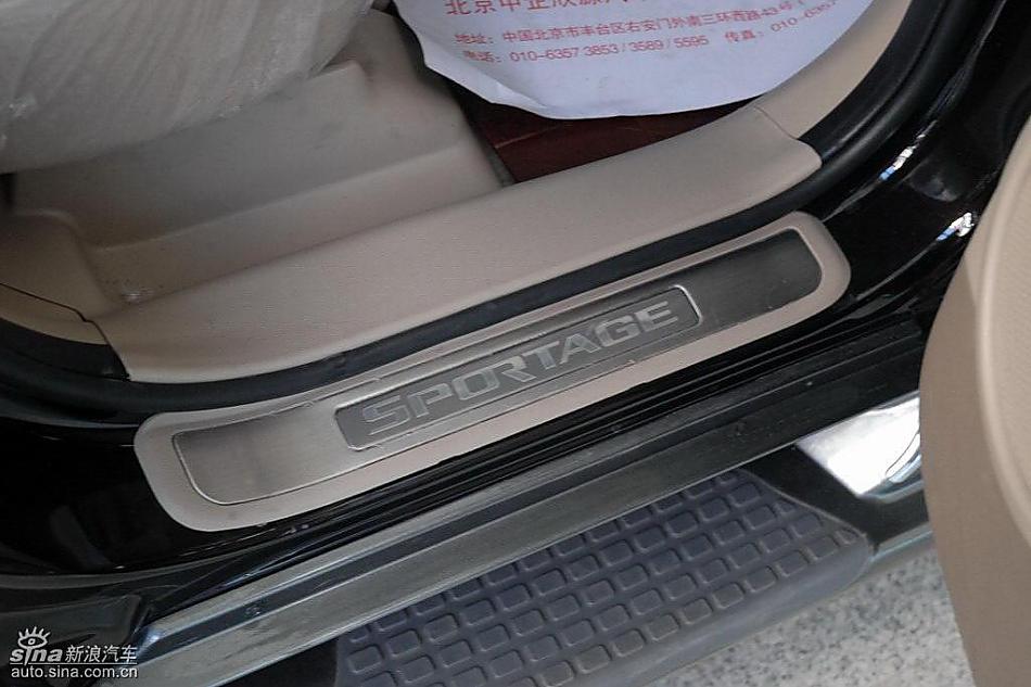 狮跑2.0L GLS2驱自动型内饰