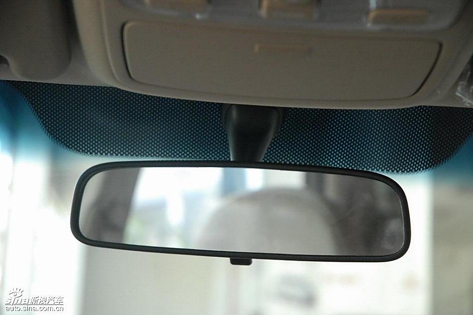 狮跑2.0L GLS2驱自动型内饰