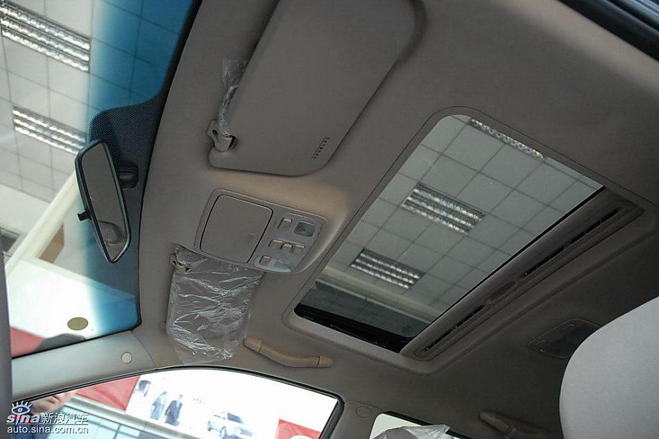 狮跑2.0L GLS2驱自动型内饰