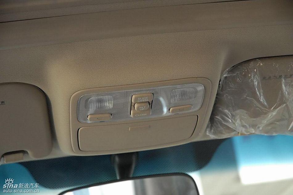 狮跑2.0L GLS2驱自动型内饰