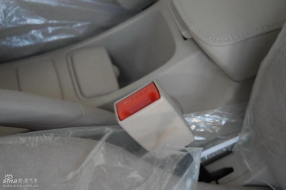 狮跑2.0L GLS2驱自动型内饰