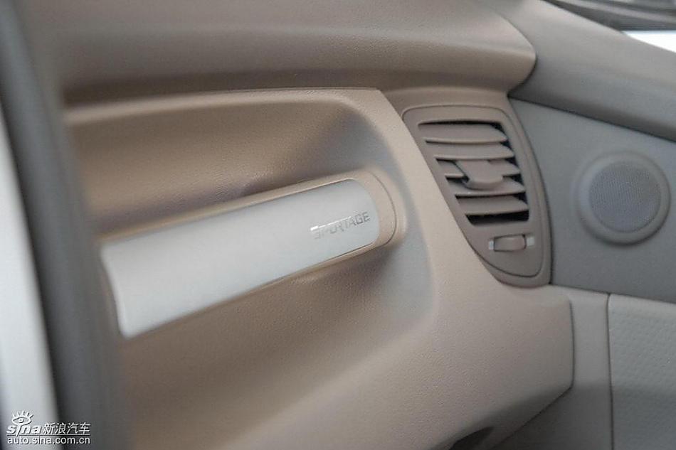 狮跑2.0L GLS2驱自动型内饰