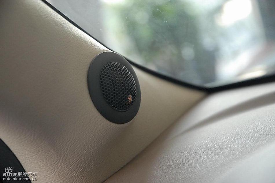 狮跑2.0L GLS2驱自动型内饰