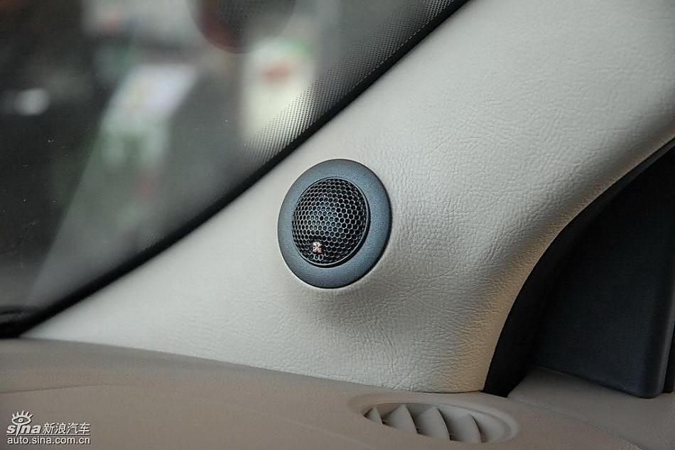 狮跑2.0L GLS2驱自动型内饰