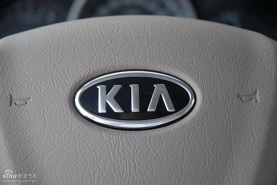 狮跑2.0L GLS2驱自动型内饰