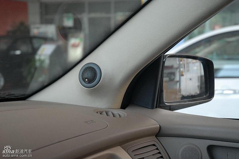 狮跑2.0L GLS2驱自动型内饰