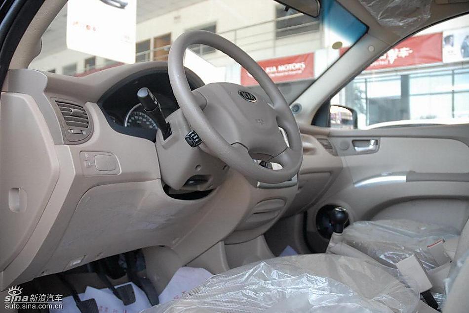 狮跑2.0L GLS2驱自动型内饰