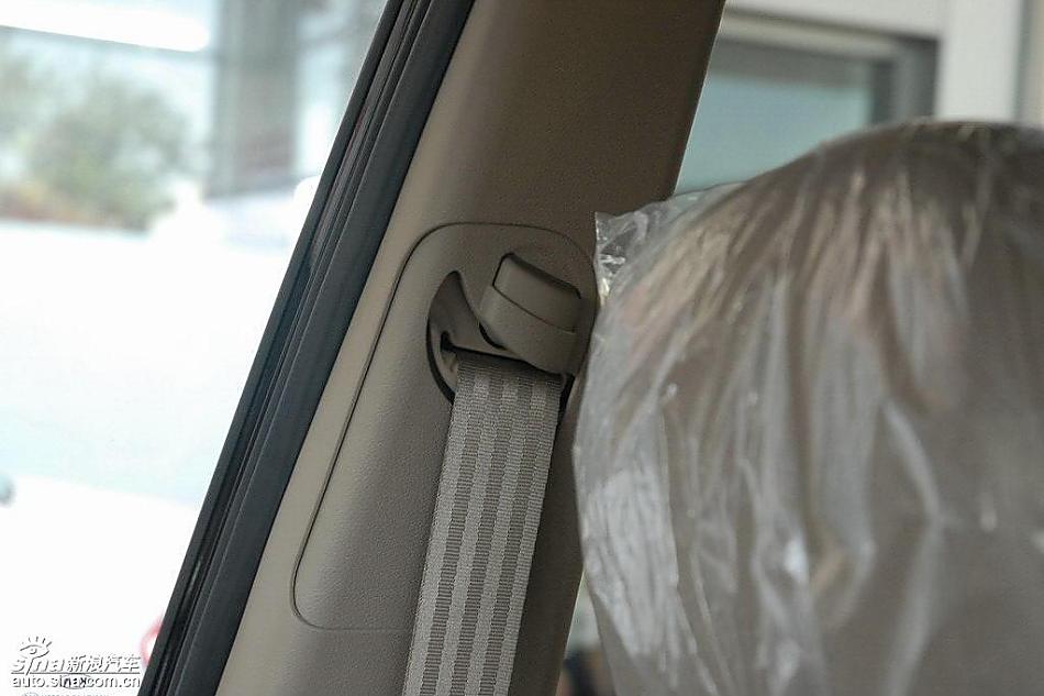 狮跑2.0L GLS2驱自动型内饰