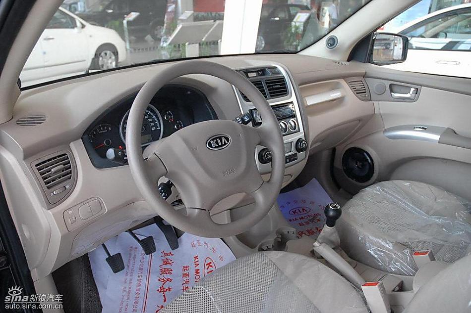 狮跑2.0L GLS2驱自动型内饰