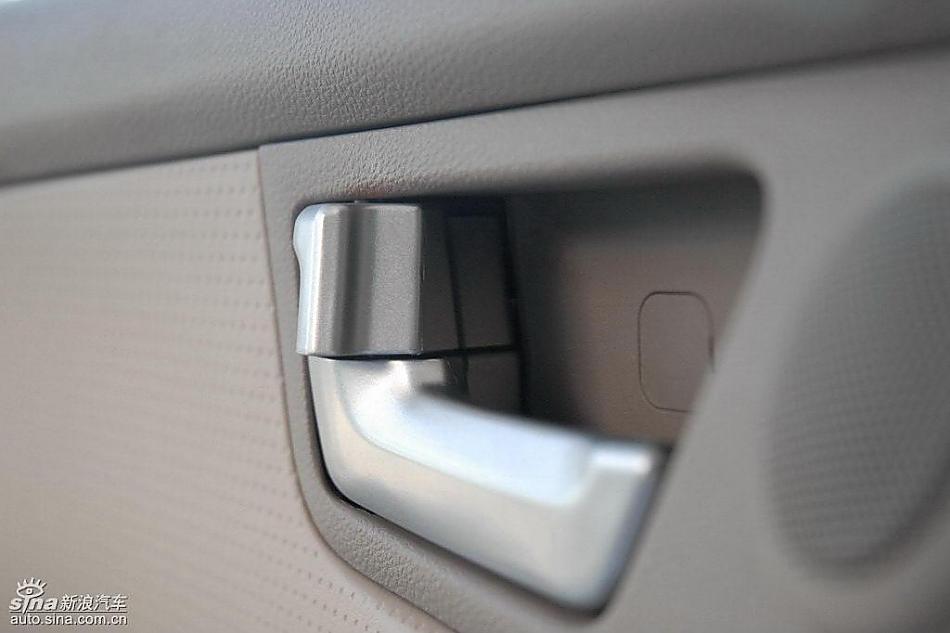 狮跑2.0L GLS2驱自动型内饰