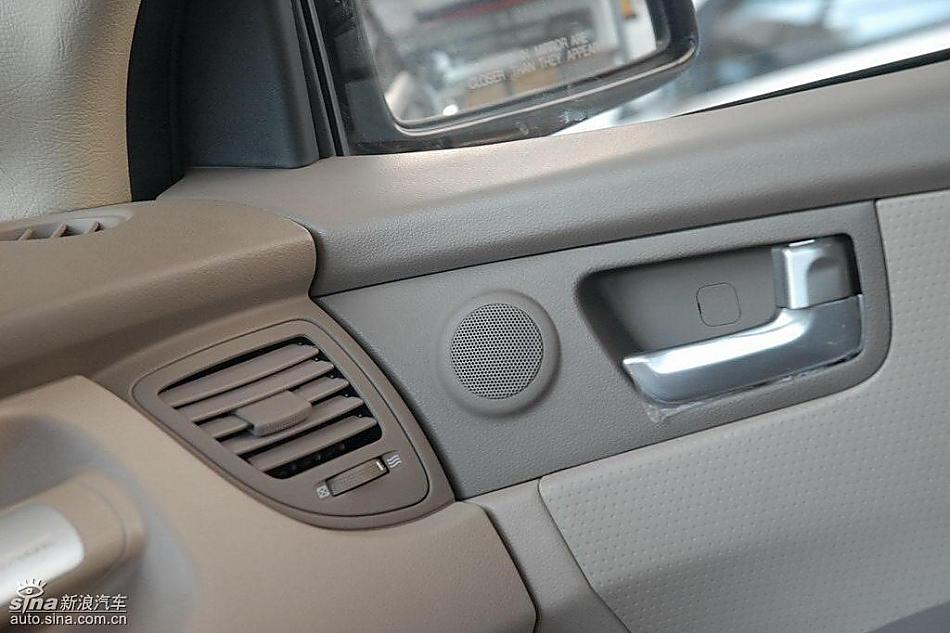 狮跑2.0L GLS2驱自动型内饰