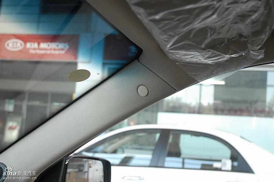 狮跑2.0L GLS2驱自动型内饰