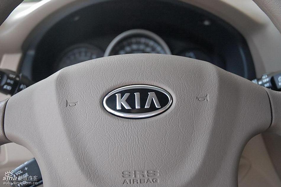 狮跑2.0L GLS2驱自动型内饰