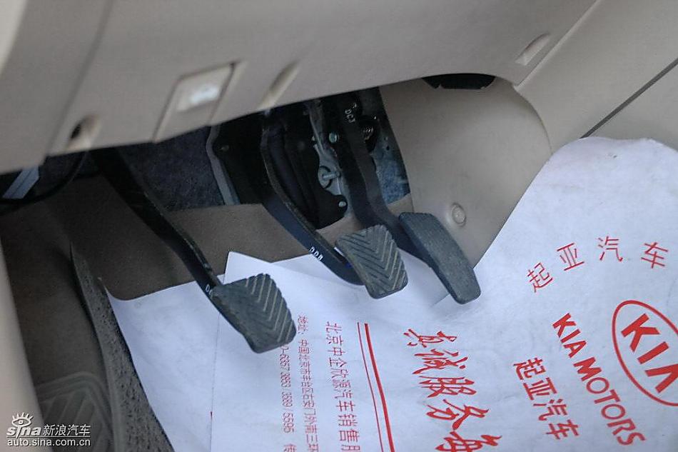 狮跑2.0L GLS2驱自动型内饰