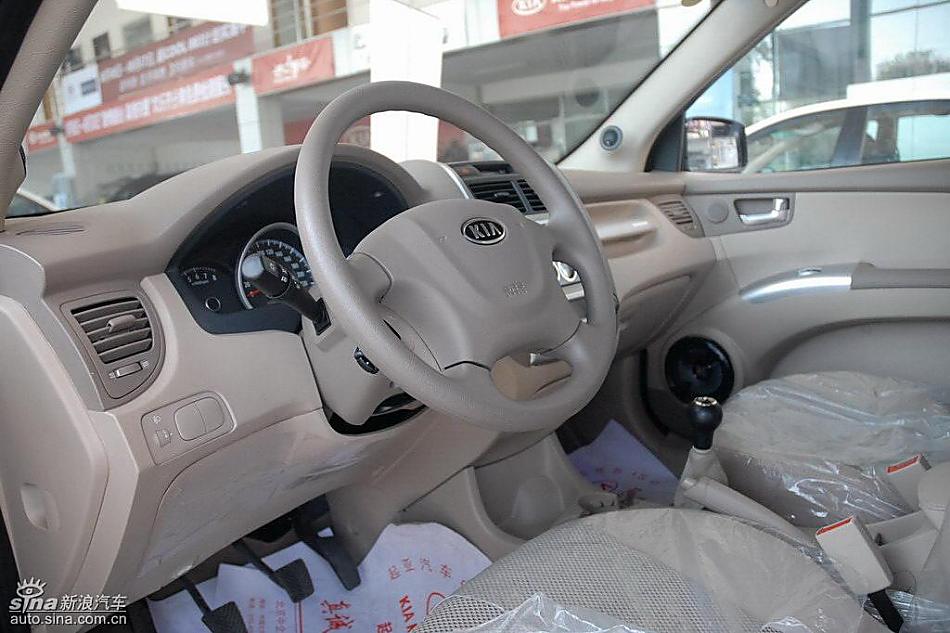 狮跑2.0L GLS2驱自动型内饰