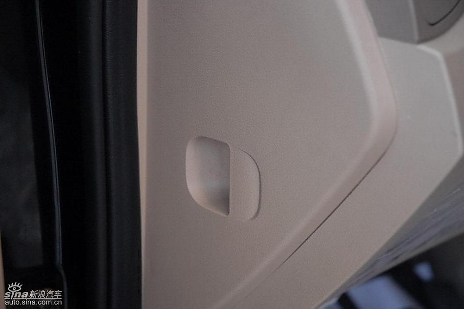 狮跑2.0L GLS2驱自动型内饰