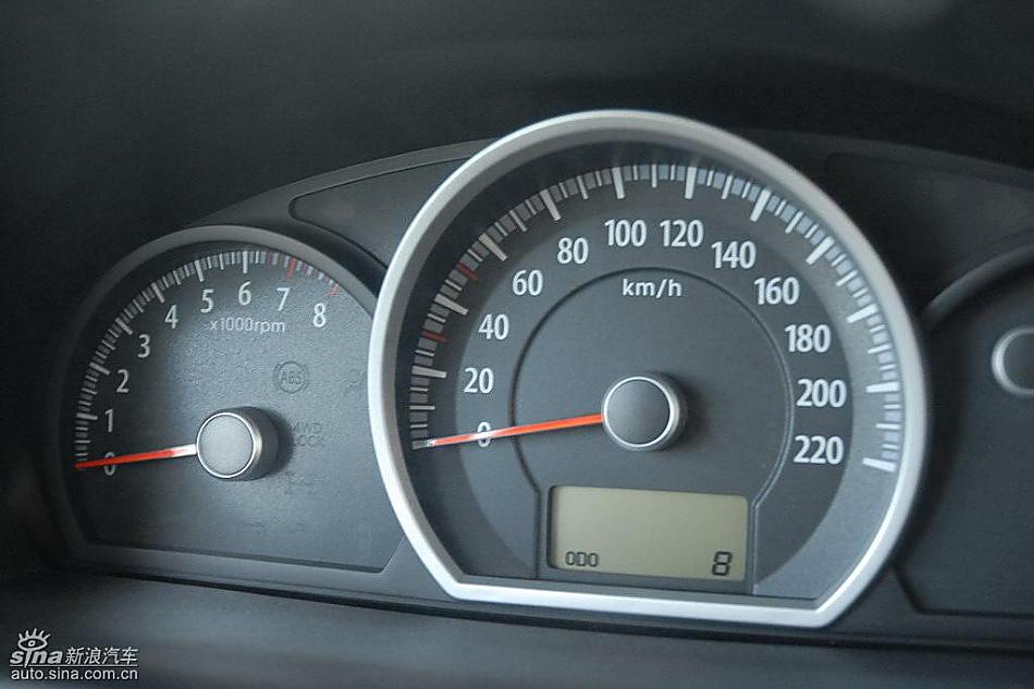 狮跑2.0L GLS2驱自动型内饰