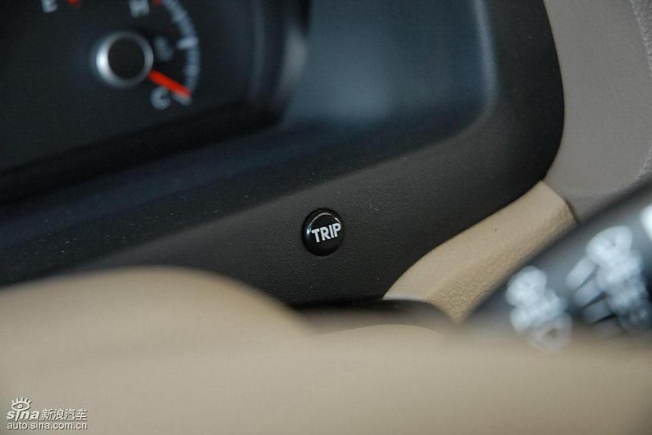 狮跑2.0L GLS2驱自动型内饰